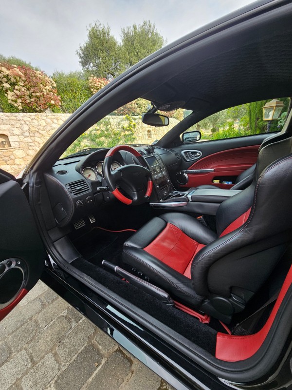 Lavage extérieur + nettoyage intérieur d'une Aston Martin Vanquish S à Nice