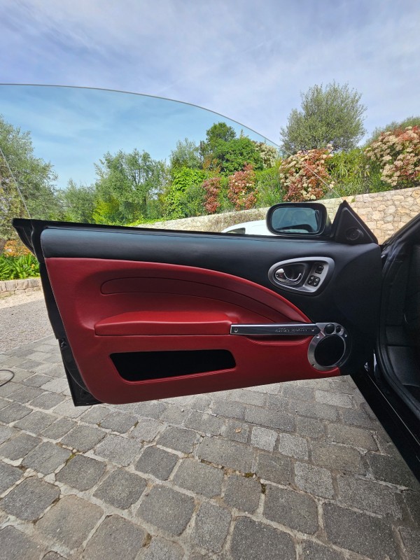 Lavage extérieur + nettoyage intérieur d'une Aston Martin Vanquish S à Nice