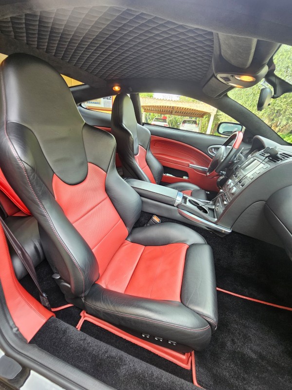 Lavage extérieur + nettoyage intérieur d'une Aston Martin Vanquish S à Nice