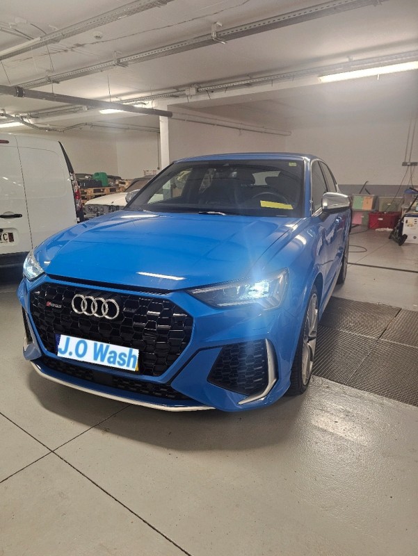 Lavage extérieur + Nettoyage intérieur d'un Audi RSQ3 à Saint-Laurent-du-Var