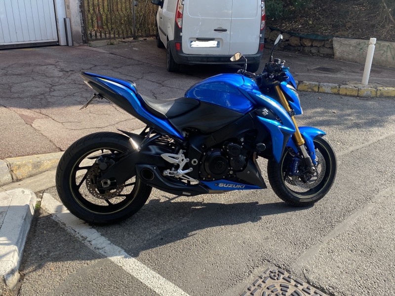 Lavage moto Suzuki GSX-S1000 + pose d’une cire de protection à Juan-les-Pins