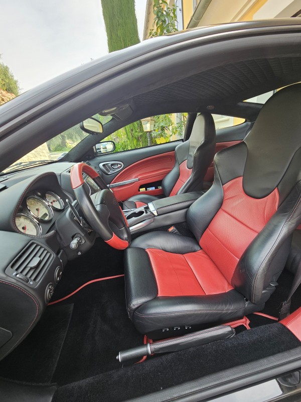 Lavage extérieur + nettoyage intérieur d'une Aston Martin Vanquish S à Nice