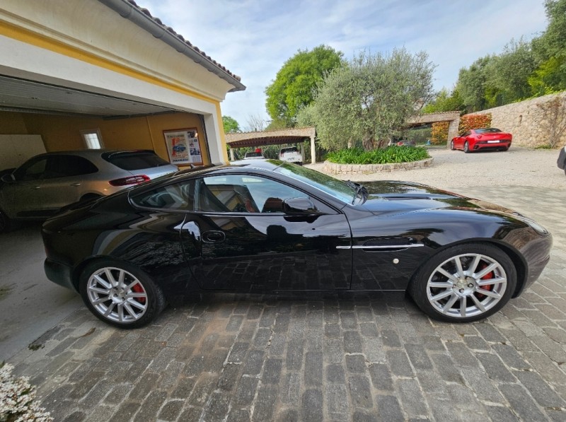 Lavage extérieur + nettoyage intérieur d'une Aston Martin Vanquish S à Nice
