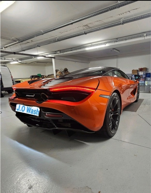 Lavage extérieur + nettoyage intérieur sur une Mclaren 720s à Saint Laurent du Var