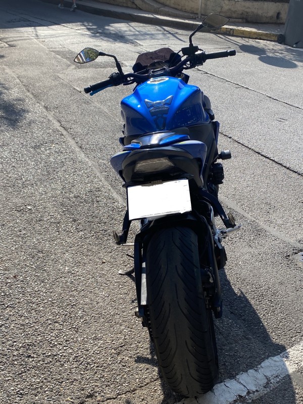 Lavage moto Suzuki GSX-S1000 + pose d’une cire de protection à Juan-les-Pins