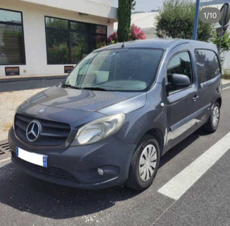 Lavage extérieur et désinfection d'habitacle de véhicule d'utilitaire à domicile à Villeneuve Loubet dans les Alpes-Maritimes