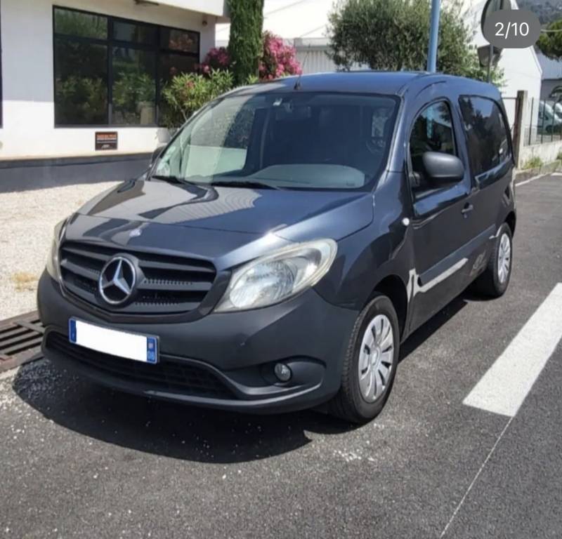 Lavage extérieur et désinfection d'habitacle de véhicule d'utilitaire à domicile à Villeneuve Loubet dans les Alpes-Maritimes