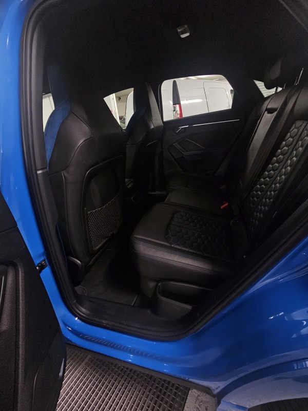 Lavage extérieur + Nettoyage intérieur d'un Audi RSQ3 à Saint-Laurent-du-Var