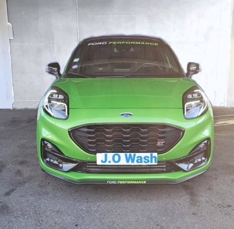 Lavage extérieur + lavage intérieur sur une Ford Puma st à Nice
