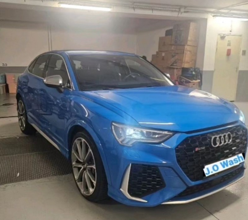 Lavage extérieur + Nettoyage intérieur d'un Audi RSQ3 à Saint-Laurent-du-Var