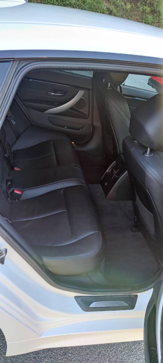 nettoyage véhicule de luxe à domicile à Villeneuve-Loubet